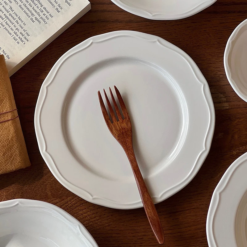 Ins Style White Ceramic Dinner Plates Household Versatile Bread Plate Exquisite Restaurant Serving Disc Nordic Dessert Tableware
Ins Style White Ceramic Dinner Plates Household Versatile Bread Plate Exquisite Restaurant Serving Disc Nordic Dessert Tableware