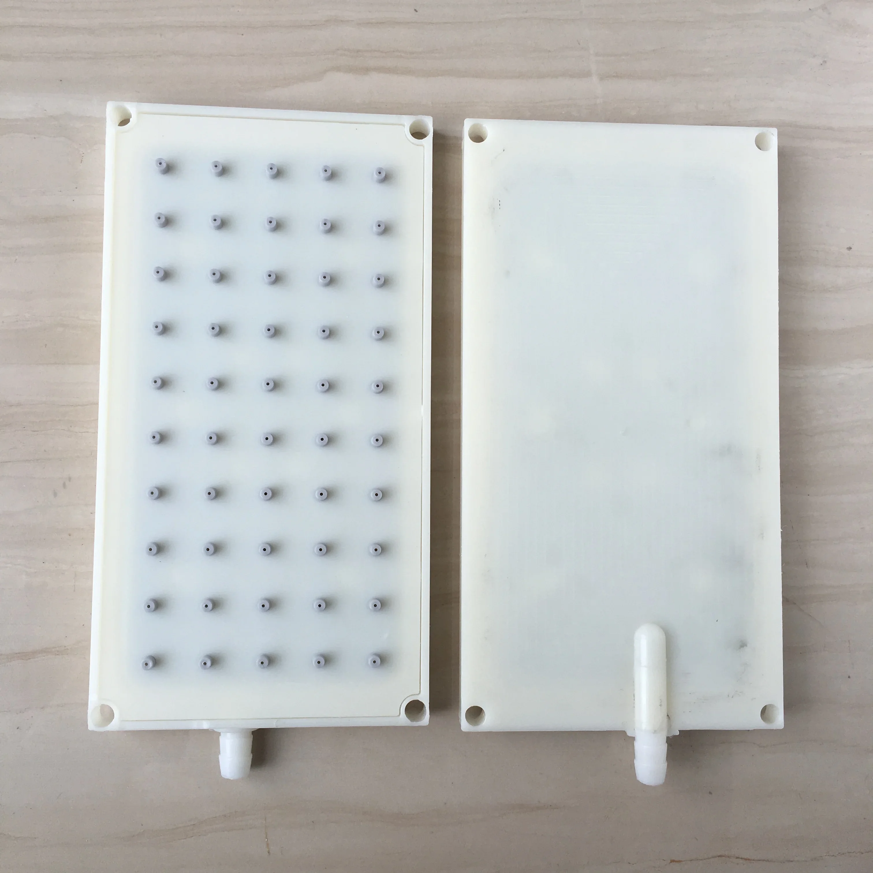 ABS 20.5X10.9cm Rectangular Shower 10mm intubation type interface Shower head 5 * 10 hole Top Spray Shower Head Accessories
ABS 20.5X10.9cm Rectangular Shower 10mm intubation type interface Shower head 5 * 10 hole Top Spray Shower Head Accessories