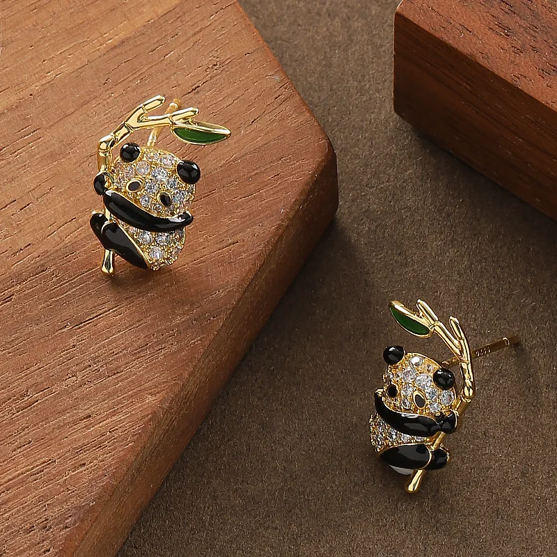 Fashionable and exquisite full diamond zircon oil dripping panda bamboo earrings light luxury simple commuting versatile earring
Fashionable and exquisite full diamond zircon oil dripping panda bamboo earrings light luxury simple commuting versatile earring