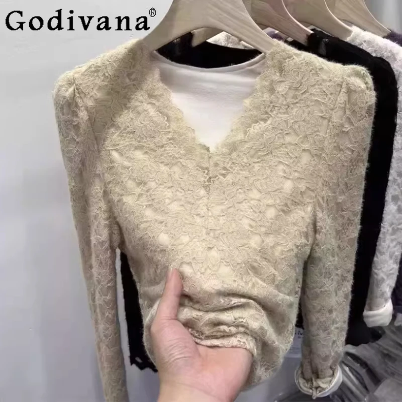 Plus-size Women Autumn Winter Fleece Thickened V-neck Lace Bottoming Shirt Fashio European Elegant Long Sleeve Solid Color Tops
Plus-size Women Autumn Winter Fleece Thickened V-neck Lace Bottoming Shirt Fashio European Elegant Long Sleeve Solid Color Tops