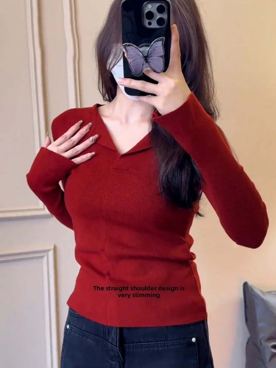 Red V-neck Sweater Women's Slim Fit Base Layer Top Korean Style Commute Fashion Long Sleeve Knitted Shirt Sweet And Spicy Girl
Red V-neck Sweater Women's Slim Fit Base Layer Top Korean Style Commute Fashion Long Sleeve Knitted Shirt Sweet And Spicy Girl