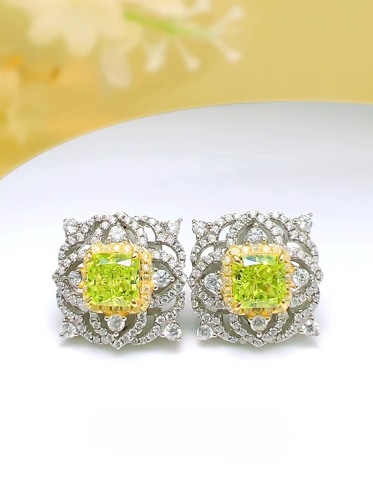 Fashionable 925 Sterling Silver Green Earrings, High Carbon Diamond Flowers, Light Luxury Engagement Jewelry for Women
Fashionable 925 Sterling Silver Green Earrings, High Carbon Diamond Flowers, Light Luxury Engagement Jewelry for Women
