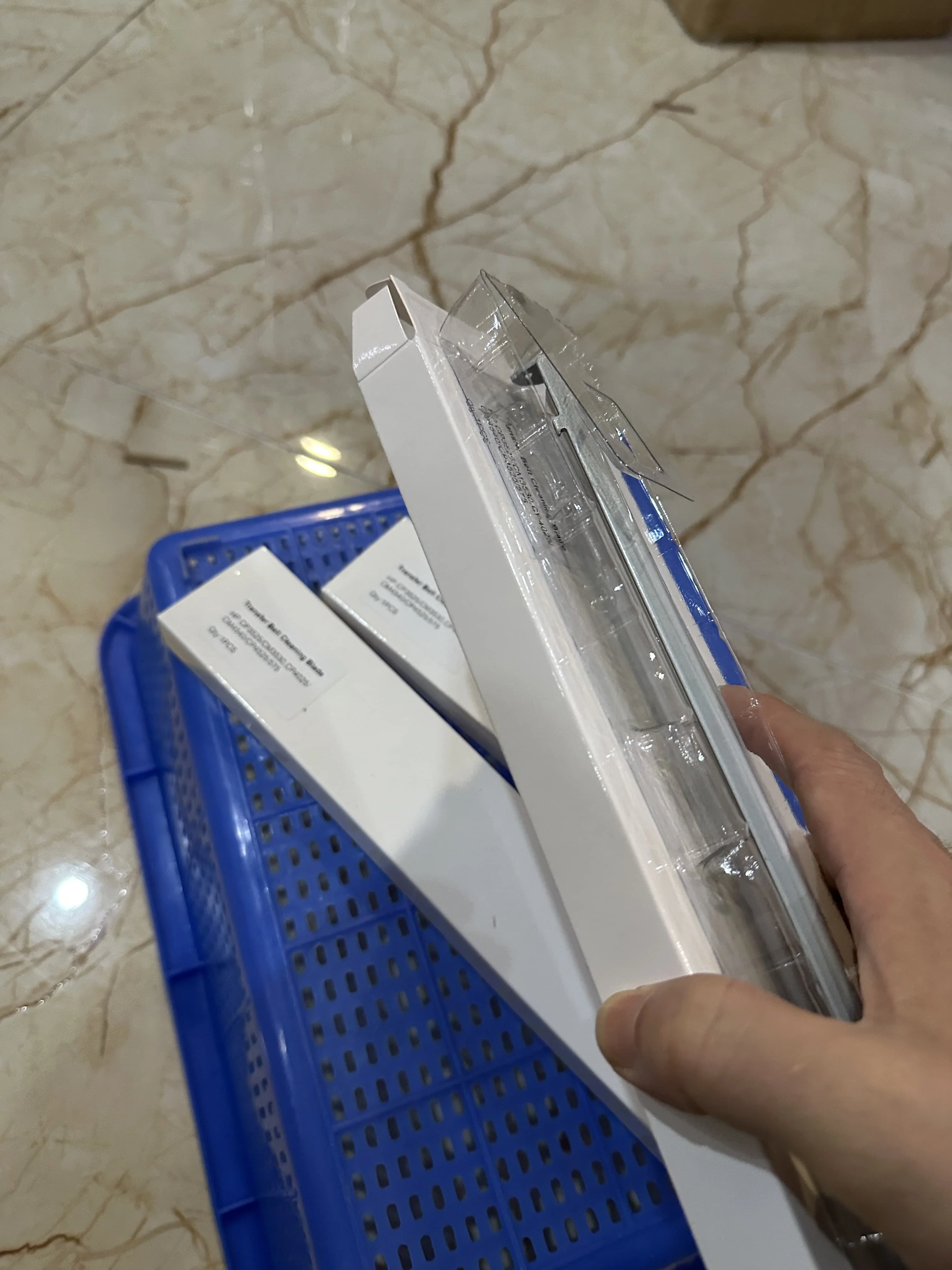 1X CC468-67907 Лезвие для чистки ремня переноса для HP CM3530 CP3520 CP3525 500 Color M551 M570 M575 CM4540 CP4025 CP4525 M651 M680
1X CC468-67907 Лезвие для чистки ремня переноса для HP CM3530 CP3520 CP3525 500 Color M551 M570 M575 CM4540 CP4025 CP4525 M651 M680