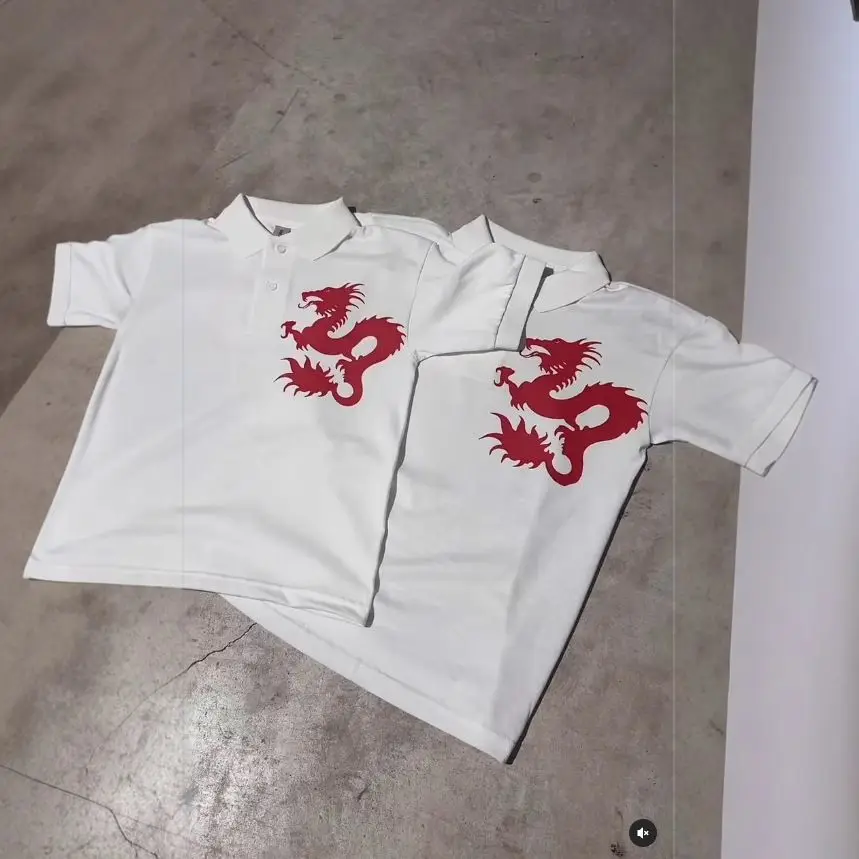 European and American short sleeved summer red dragon print polo shirt T-shirt high street y2k retro top casual wear
European and American short sleeved summer red dragon print polo shirt T-shirt high street y2k retro top casual wear