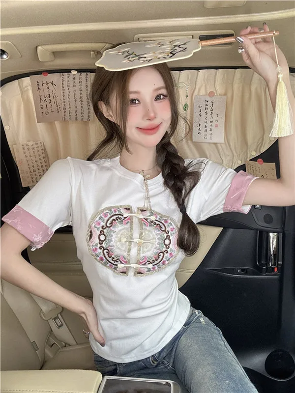 New Chinese Style Short Sleeve T-Shirt Women's Embroidery Color Block Design Summer Slimming Top Korean Loose Fit round Neck
New Chinese Style Short Sleeve T-Shirt Women's Embroidery Color Block Design Summer Slimming Top Korean Loose Fit round Neck