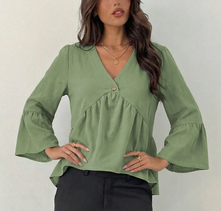 Spring and Summer Solid Color V-Neck Loose Top with Pleated Design, Button Decoration, Flared Sleeves, Loose Women's T-Shirt
Spring and Summer Solid Color V-Neck Loose Top with Pleated Design, Button Decoration, Flared Sleeves, Loose Women's T-Shirt