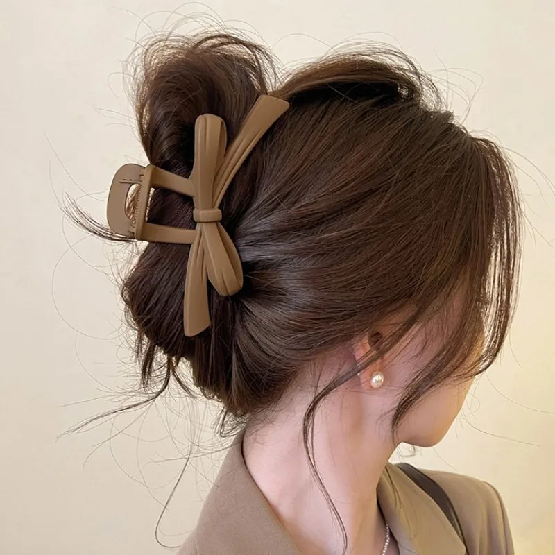 2024 New Matte Finish Acrylic Bow Hair Claw Clips Grips Clamps for Girls Women Headwear Trendy Hair Accessories Crab Headband
2024 New Matte Finish Acrylic Bow Hair Claw Clips Grips Clamps for Girls Women Headwear Trendy Hair Accessories Crab Headband