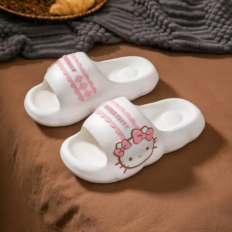 Sanrio/тапочки для девочек Kuromi, новые стильные домашние сандалии Kawaii для родителей и детей, летние домашние удобные детские тапочки с героями мультфильмов
Sanrio/тапочки для девочек Kuromi, новые стильные домашние сандалии Kawaii для родителей и детей, летние домашние удобные детские тапочки с героями мультфильмов