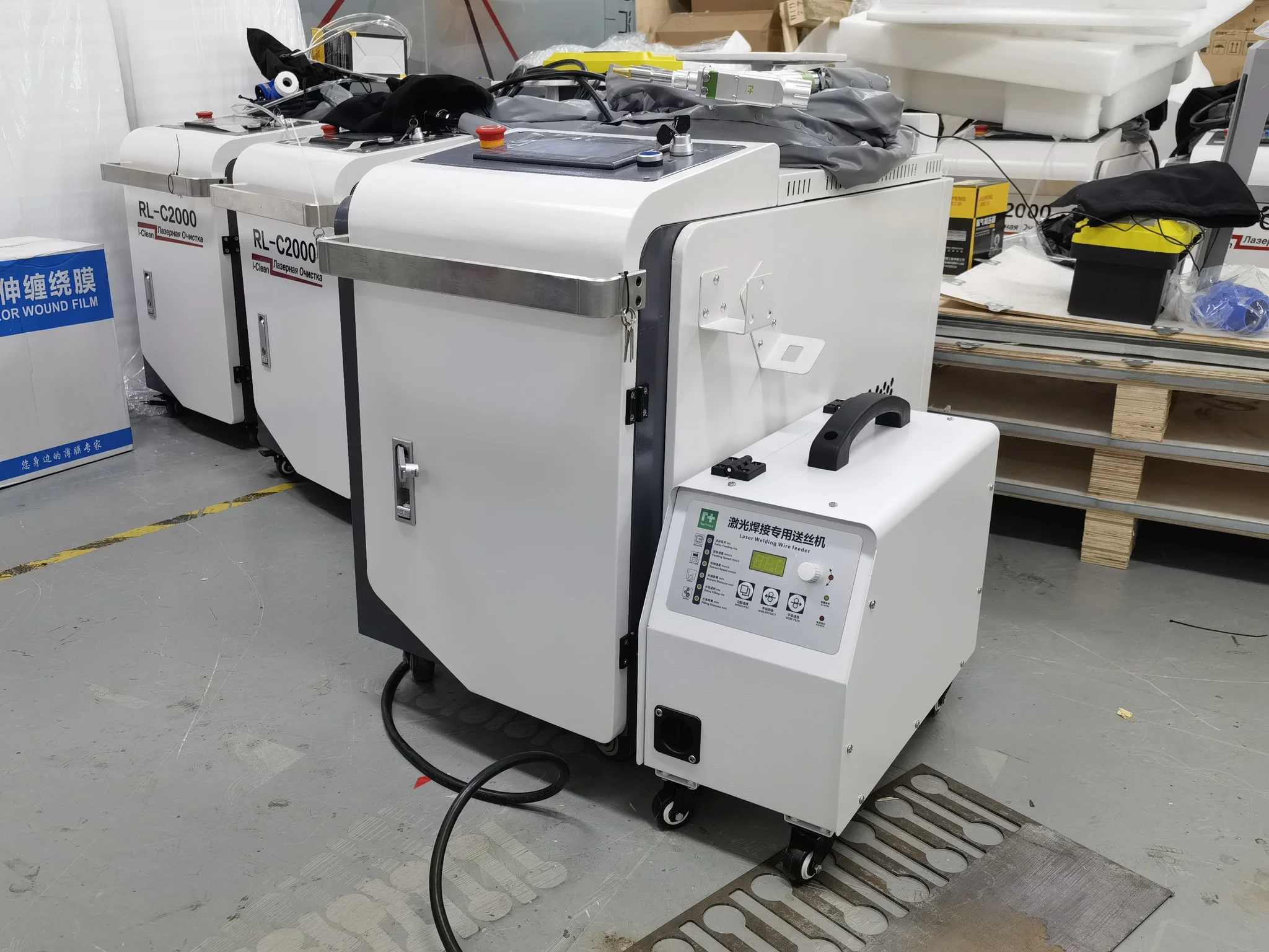 4 In 1 Cutting Cleaning Welding 1000W 1500W 2000W Hand Small Handheld Fiber Laser Welding Machine For Metal
4 In 1 Cutting Cleaning Welding 1000W 1500W 2000W Hand Small Handheld Fiber Laser Welding Machine For Metal
