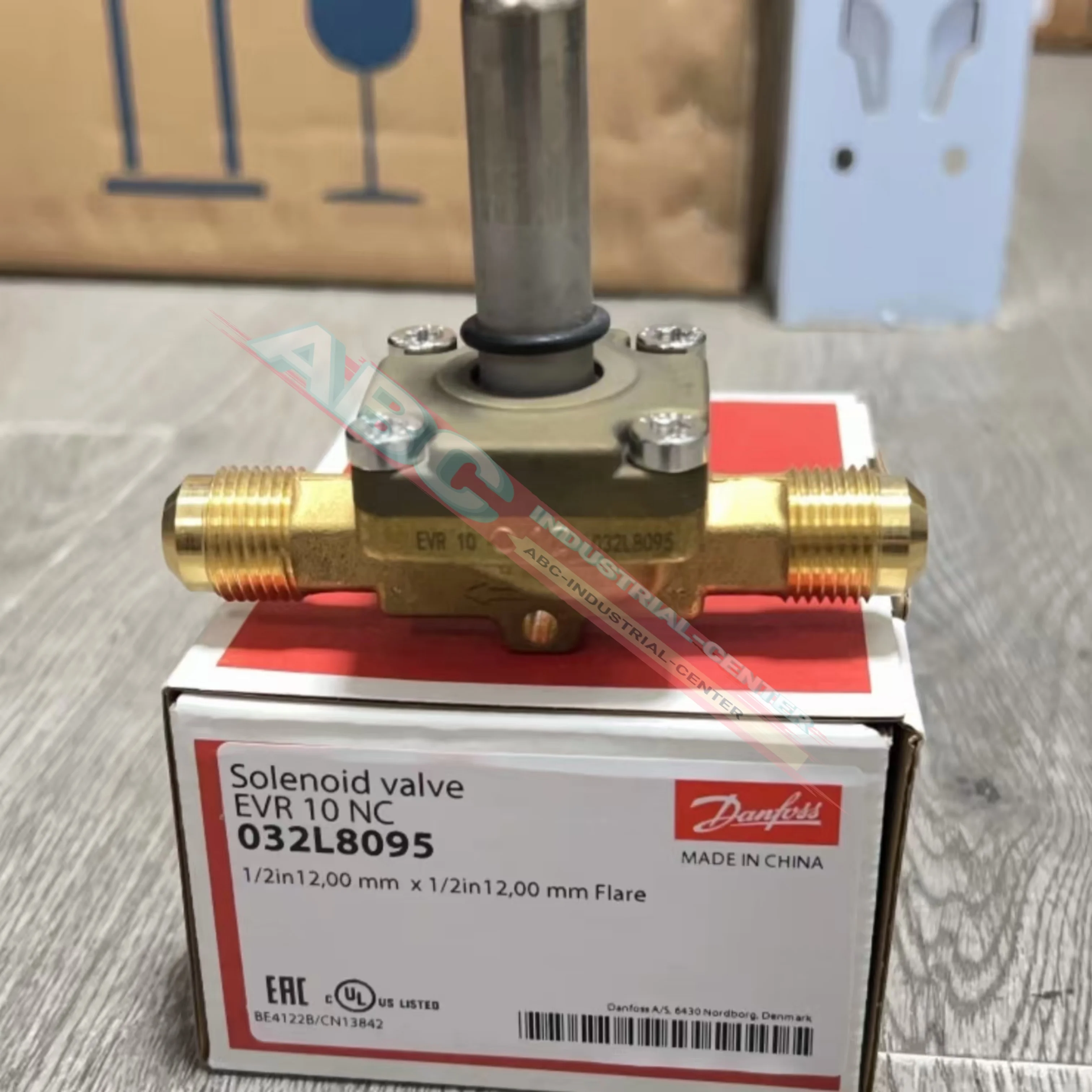 solenoid valve 032L8095 EVR10 032L8098 EVR10 new in box
solenoid valve 032L8095 EVR10 032L8098 EVR10 new in box