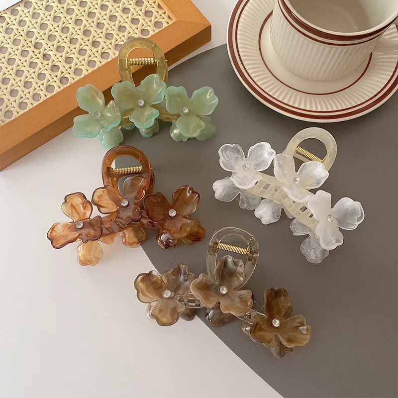 Single Floral Hair Claw Clip - Dainty Spring-Summer French Twist Clip | Women's Everyday Updo Accessory
Single Floral Hair Claw Clip - Dainty Spring-Summer French Twist Clip | Women's Everyday Updo Accessory