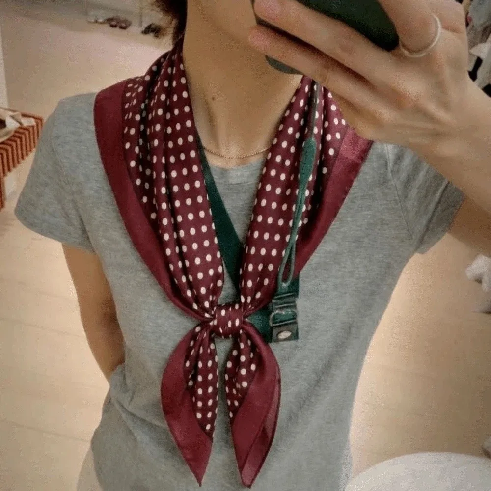 Elegent Polka Dot Head Scarf Polyester Vintage Imitation Silk Scarf Lightweight Triangular Shape Foulard Hair Band Spring Summer
Elegent Polka Dot Head Scarf Polyester Vintage Imitation Silk Scarf Lightweight Triangular Shape Foulard Hair Band Spring Summer