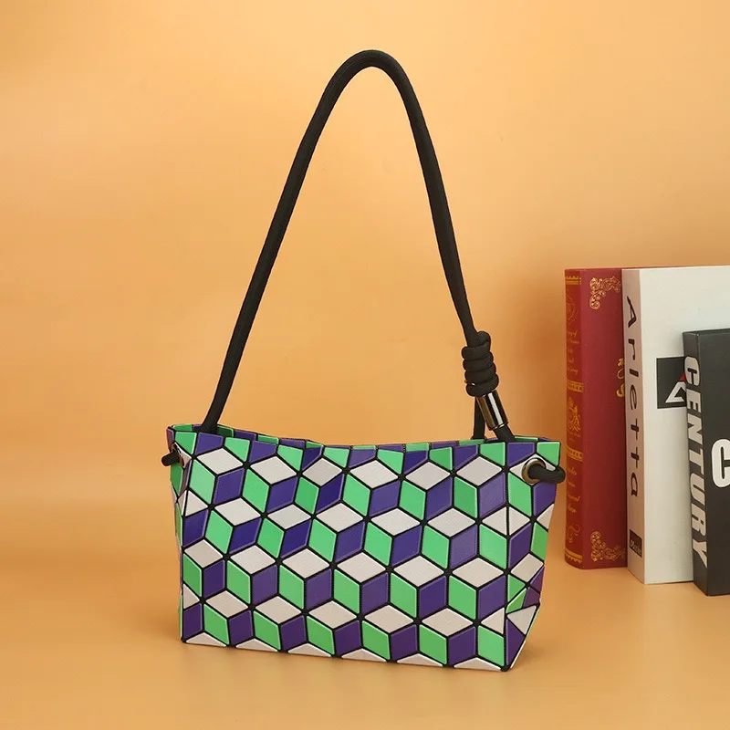 Women Korean Style Color-blocked Shoulder Bag Simple Casual Spliced Tofu Bag Versatile Crossbody Bag
Women Korean Style Color-blocked Shoulder Bag Simple Casual Spliced Tofu Bag Versatile Crossbody Bag