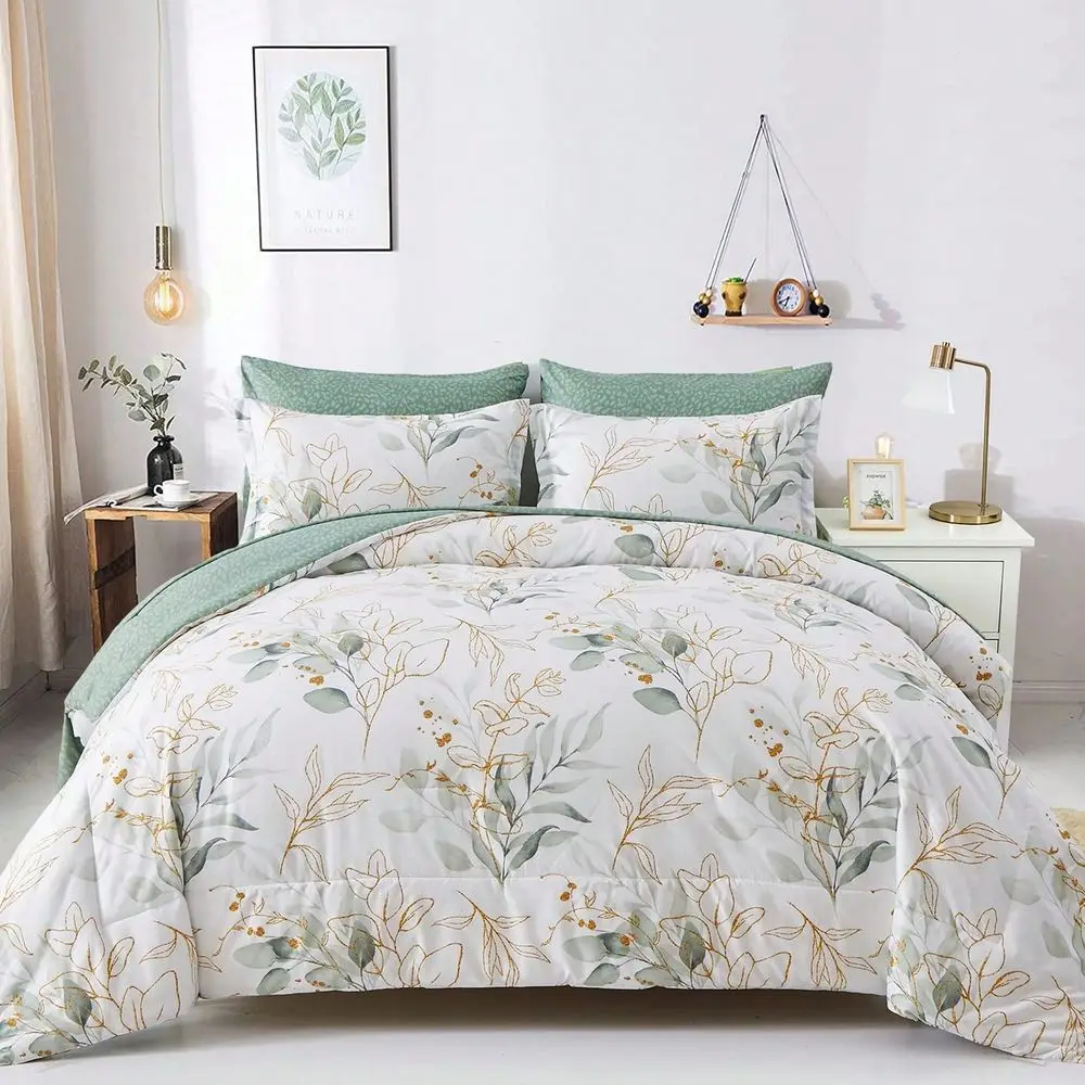 Комплект постельного белья Queen/King Size, 7 предметов, зеленый, двусторонний, с цветочным узором, из мягкой микрофибры, 1 одеяло, 2 наволочки.
Комплект постельного белья Queen/King Size, 7 предметов, зеленый, двусторонний, с цветочным узором, из мягкой микрофибры, 1 одеяло, 2 наволочки.