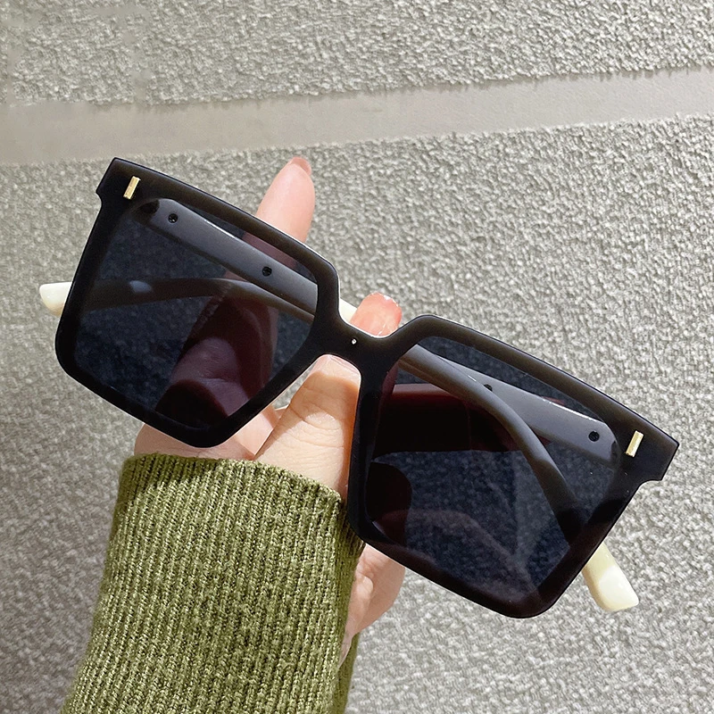 OVOYAN 2022 Oversized Rimless Sunglasses Men Square Glasses For Men/Women Luxury Brand Eyewear Men Mirror Gafas De Sol Mujer
OVOYAN 2022 Oversized Rimless Sunglasses Men Square Glasses For Men/Women Luxury Brand Eyewear Men Mirror Gafas De Sol Mujer