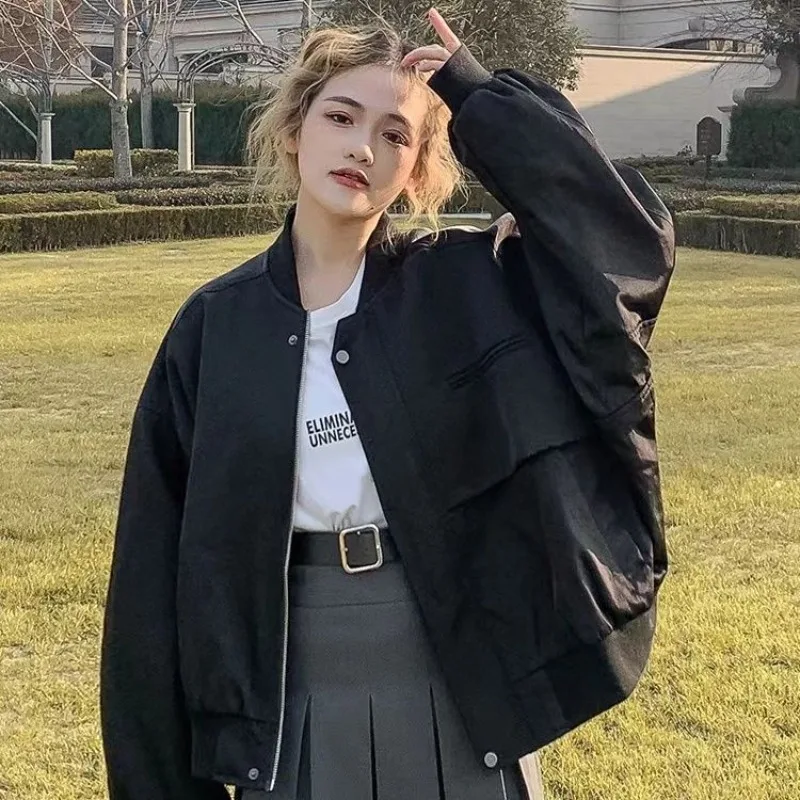 Женские шикарные пальто-бомберы больших размеров в стиле Bf 2025 Harajuku, однотонная повседневная осенняя верхняя одежда на молнии, корейская ветровка
Женские шикарные пальто-бомберы больших размеров в стиле Bf 2025 Harajuku, однотонная повседневная осенняя верхняя одежда на молнии, корейская ветровка