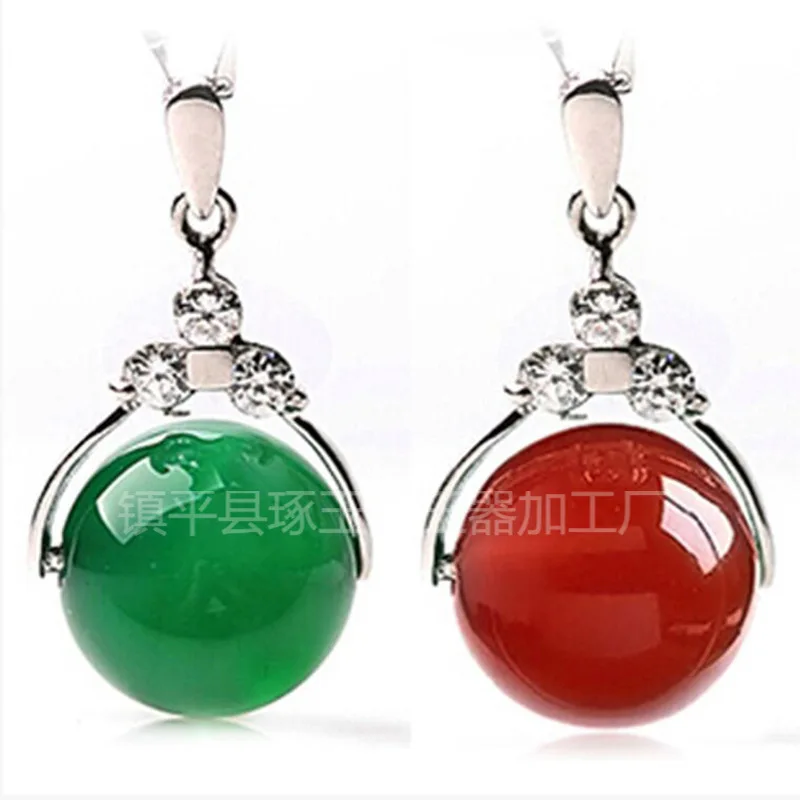 Ice green chalcedony pendant red agate bead clavicle chain pendant
Ice green chalcedony pendant red agate bead clavicle chain pendant