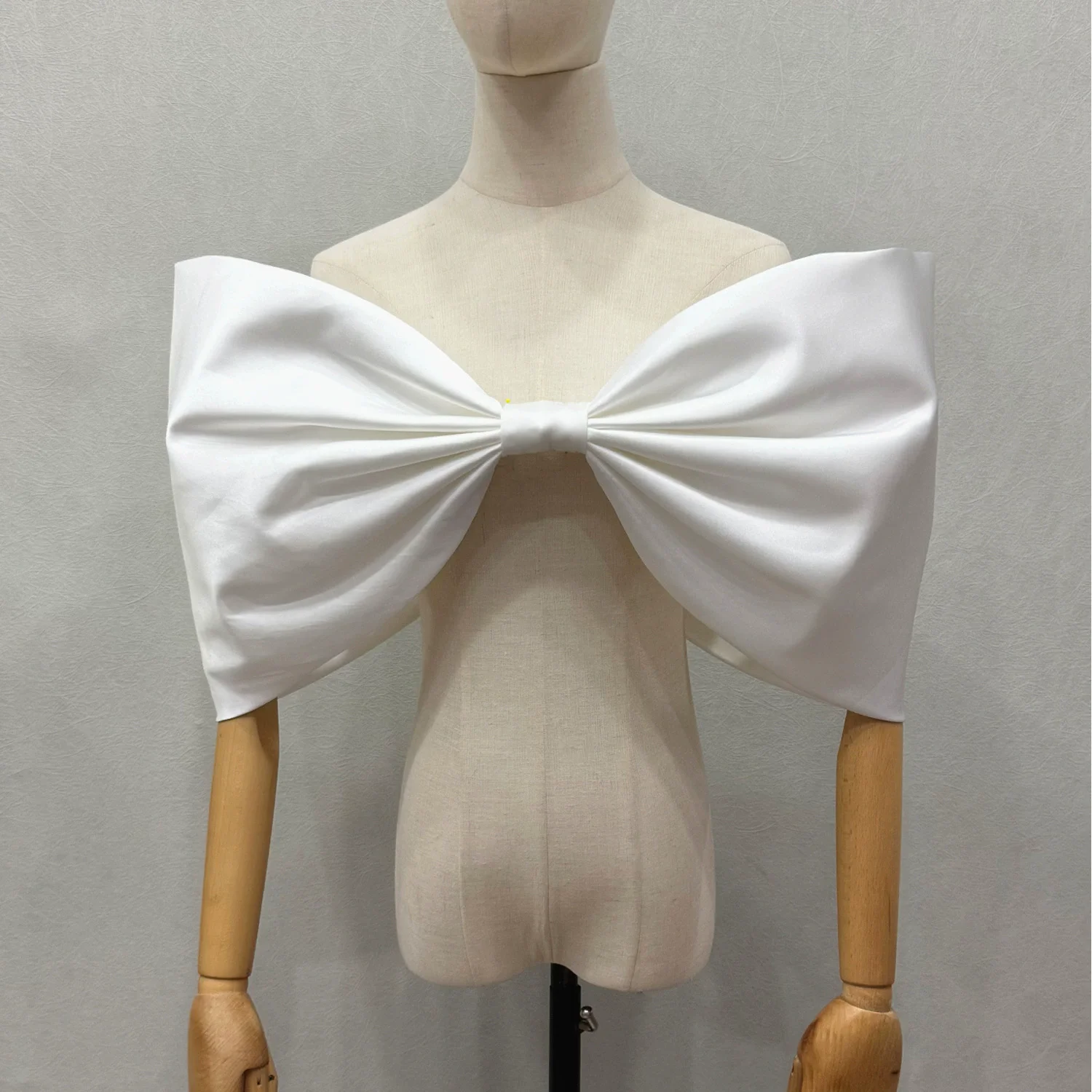 Mingli Tengda Pink/Red Satin Wedding Big Bow Bolero Tippet Shrug Bridal Jacket Stole Wrap Custom Made Wedding Cape Bride Shawl
Mingli Tengda Pink/Red Satin Wedding Big Bow Bolero Tippet Shrug Bridal Jacket Stole Wrap Custom Made Wedding Cape Bride Shawl