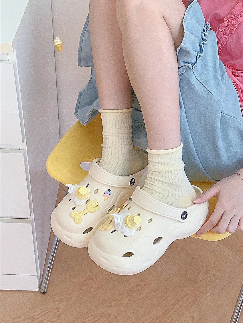 Fashionable Hollow out Clog Shoes for Women Summer Outdoor Slip-On Ice Cream Fork Design Anti-Slip Stylish Thin Strap Sandals
Fashionable Hollow out Clog Shoes for Women Summer Outdoor Slip-On Ice Cream Fork Design Anti-Slip Stylish Thin Strap Sandals