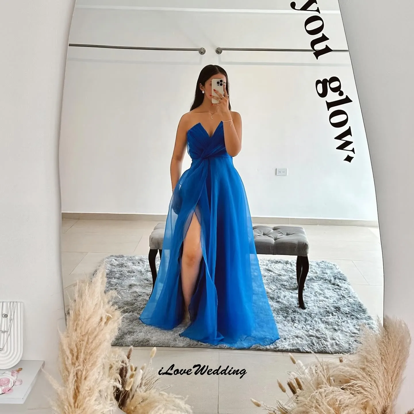 Blue V-Neck Organza Prom Dresses 2025 A-Line Spaghetti Strap Women Party Dress Elegant Evening Dresses Pleated Gala Customized
Blue V-Neck Organza Prom Dresses 2025 A-Line Spaghetti Strap Women Party Dress Elegant Evening Dresses Pleated Gala Customized