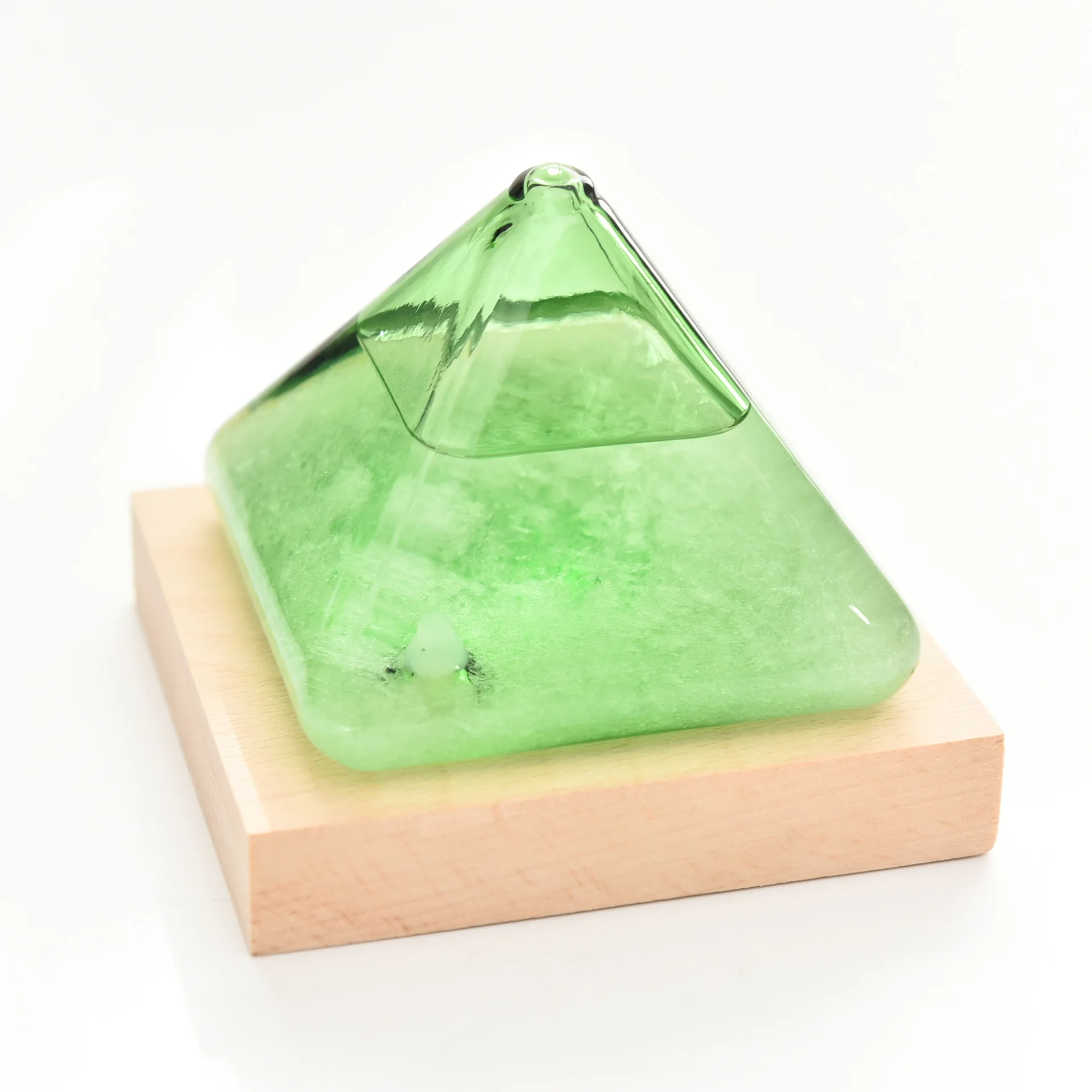 Green Weather Forecast Bottle Pyramid Storm Bottle High Transparent Crystal Ball Creative Desktop Ornaments For Friends Gifts
Green Weather Forecast Bottle Pyramid Storm Bottle High Transparent Crystal Ball Creative Desktop Ornaments For Friends Gifts