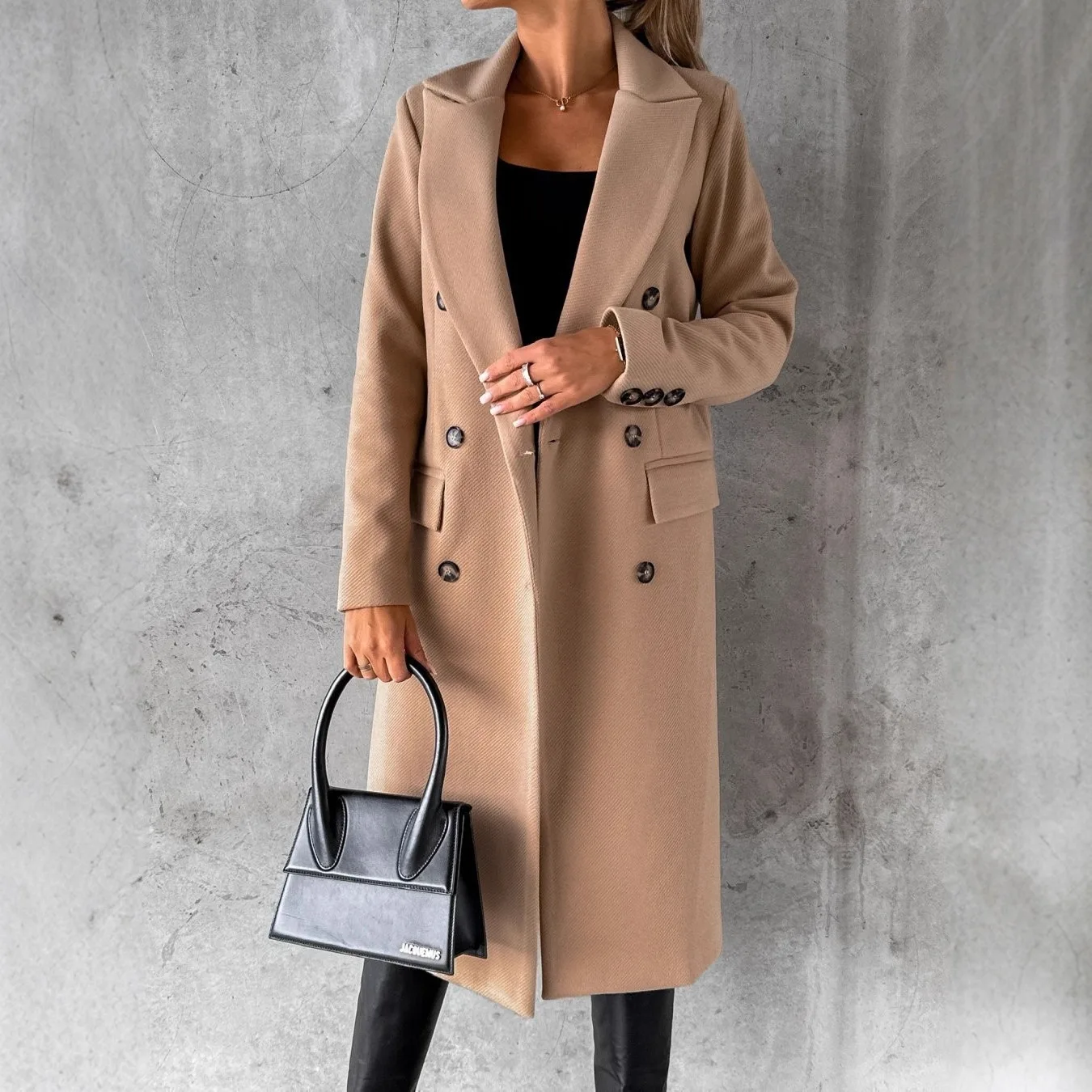 Модное повседневное длинное пальто на двойных пуговицах для женщин, осенне-зимнее, из утолщенного полиэфирного волокна, прямого кроя, для повседневной носки
Модное повседневное длинное пальто на двойных пуговицах для женщин, осенне-зимнее, из утолщенного полиэфирного волокна, прямого кроя, для повседневной носки