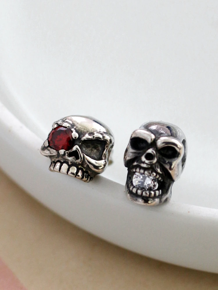Original 925 Silver Skull Earrings Unisex Thai Silver Embedded Punk Style Fashion Jewelry Couple's Personality Hoop Earrings
Original 925 Silver Skull Earrings Unisex Thai Silver Embedded Punk Style Fashion Jewelry Couple's Personality Hoop Earrings