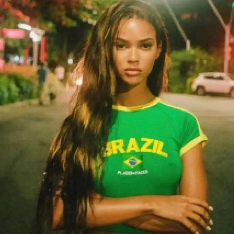 Женская летняя футболка Brazil Letter 2024, эстетичная, в стиле 90-х, из комфортного хлопка, модный женский топ
Женская летняя футболка Brazil Letter 2024, эстетичная, в стиле 90-х, из комфортного хлопка, модный женский топ