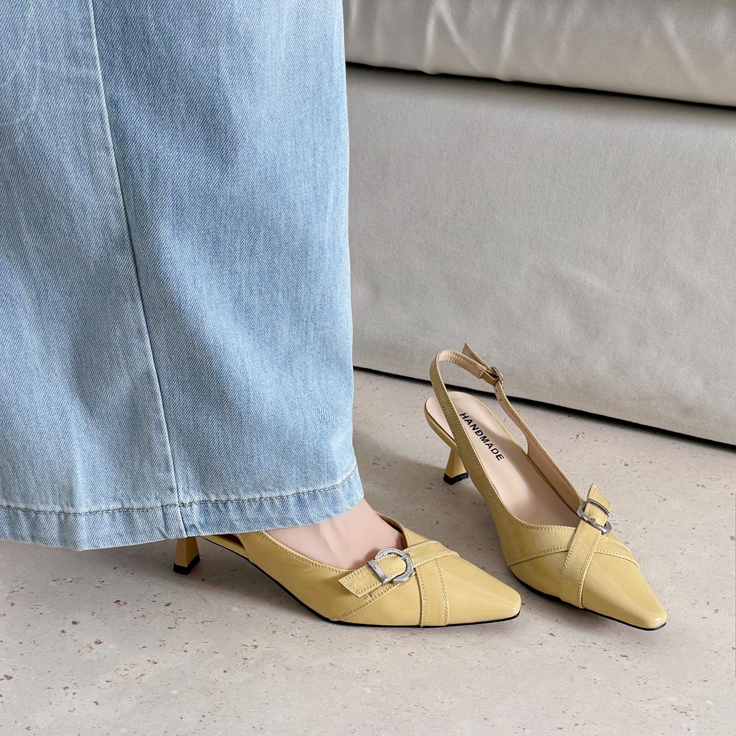 2026 new summer women sandals natural leather plus size 22-25.5cm cowhide+sheepskin back-buckle high heel women shoes fashion
2026 new summer women sandals natural leather plus size 22-25.5cm cowhide+sheepskin back-buckle high heel women shoes fashion