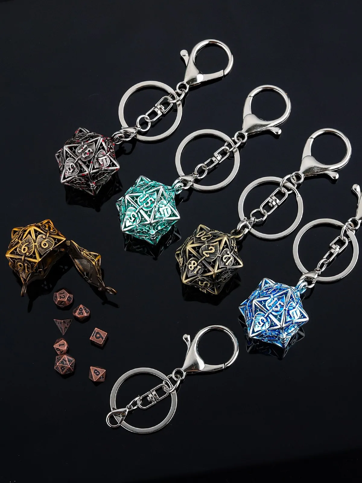 Портативный набор ожерелья Dnd Dice с головой дракона - Металлическая полая коробка - Элемент листьев - Ролевая игра Dungeons & Dragons - Магия: The Gathering
Портативный набор ожерелья Dnd Dice с головой дракона - Металлическая полая коробка - Элемент листьев - Ролевая игра Dungeons & Dragons - Магия: The Gathering