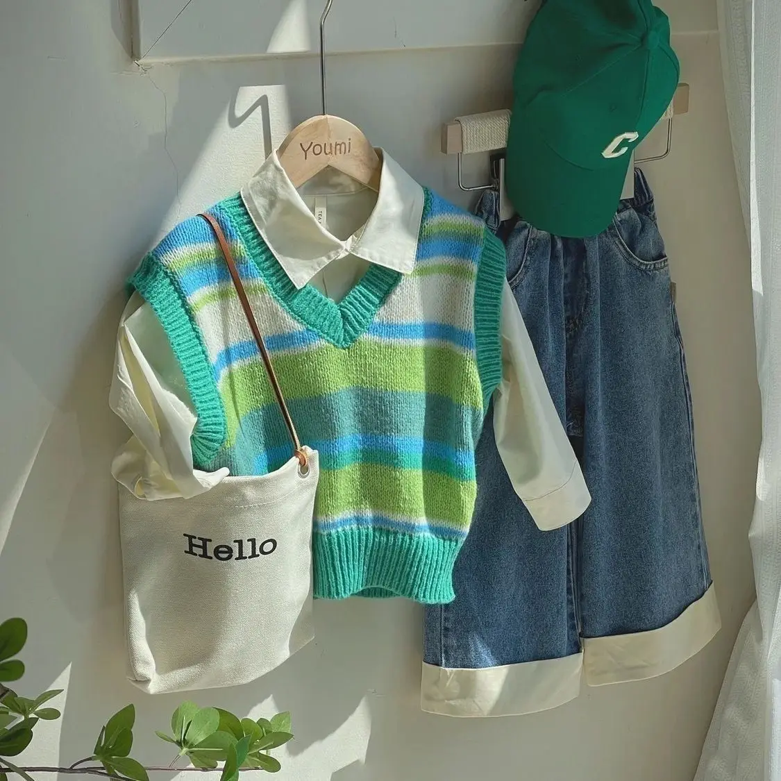 Children Spring Autumn Knitted Vest Set 2024 Boys and Girls Western Style Stylish Shirt Fashionable Jeans Three Piece Set
Children Spring Autumn Knitted Vest Set 2024 Boys and Girls Western Style Stylish Shirt Fashionable Jeans Three Piece Set