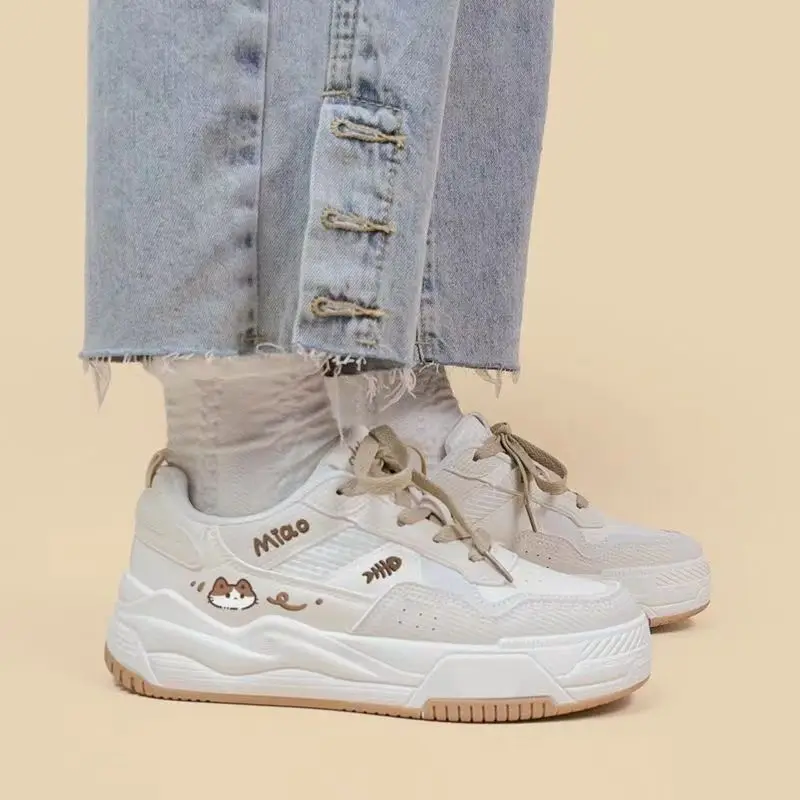 Student Movement Fashion Board Shoes Women's Low Top Thick Soled Korean Versatile White Shoes Y2k Sweet Girl Kawaii Casual Shoes
Student Movement Fashion Board Shoes Women's Low Top Thick Soled Korean Versatile White Shoes Y2k Sweet Girl Kawaii Casual Shoes