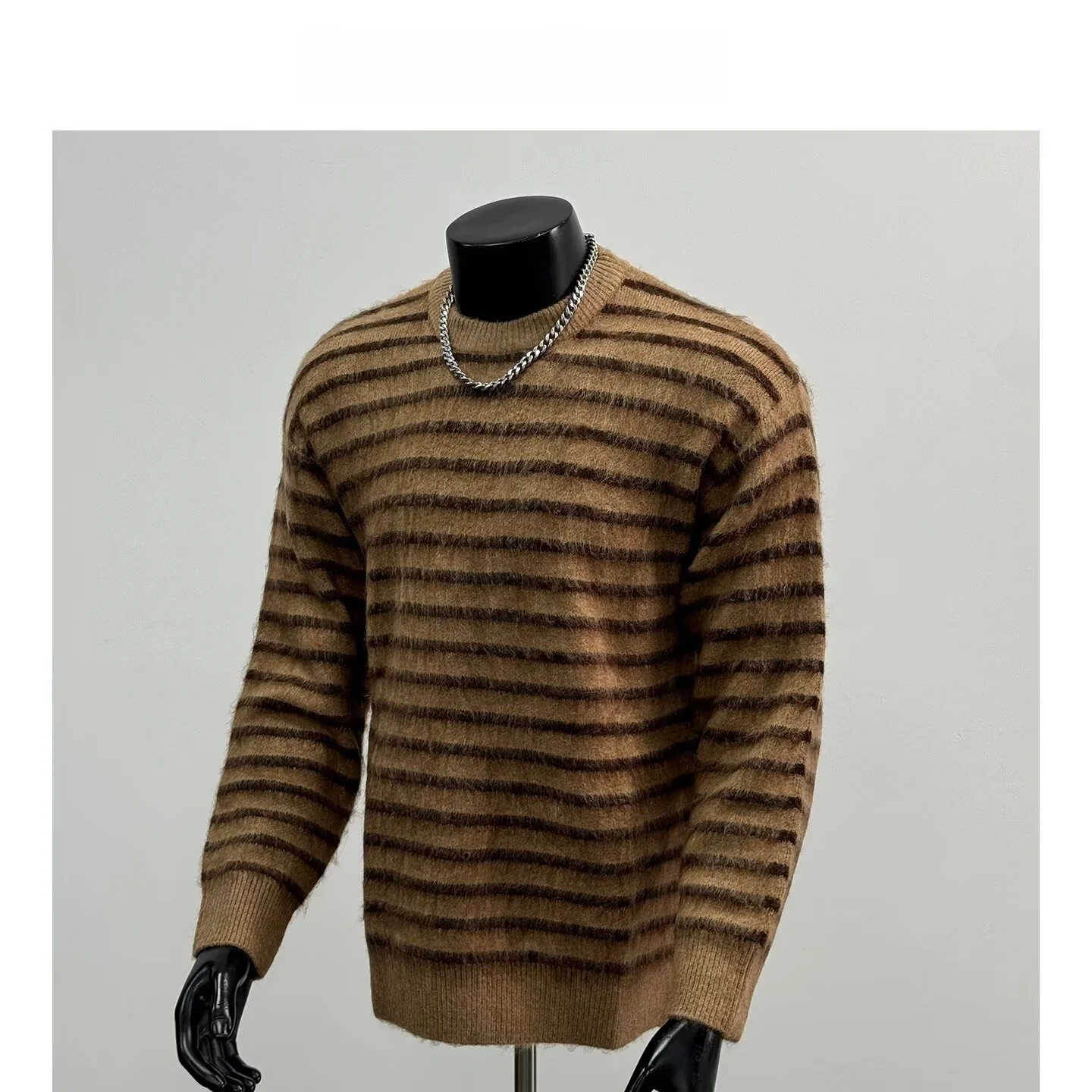 Мужской свитер свободного кроя с круглым вырезом, осенне-зимний, в американском стиле, с цветными блоками и полосками, повседневный, из полиэфирного волокна, с длинными рукавами
Мужской свитер свободного кроя с круглым вырезом, осенне-зимний, в американском стиле, с цветными блоками и полосками, повседневный, из полиэфирного волокна, с длинными рукавами