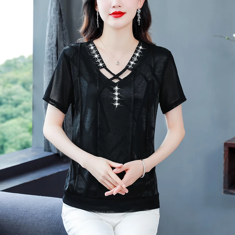 2023 Summer New V-Neck Black Silk Chiffon Shirt Top Loose Size Sticky Diamond Panel Hollow out Women's Slim Shirt T-shirt
2023 Summer New V-Neck Black Silk Chiffon Shirt Top Loose Size Sticky Diamond Panel Hollow out Women's Slim Shirt T-shirt