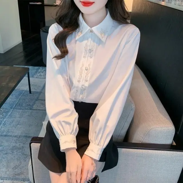 Half High Collar Lace Patchwork Mesh and Velvet Base Shirt for Women 2024 New French Style Interior High-end and Warm Top LX617
Half High Collar Lace Patchwork Mesh and Velvet Base Shirt for Women 2024 New French Style Interior High-end and Warm Top LX617
