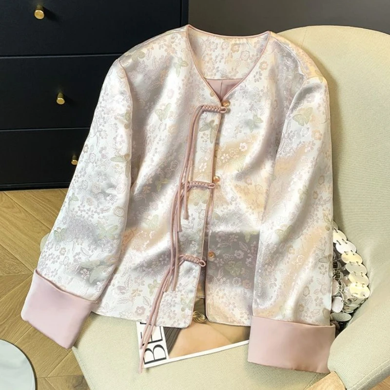 2025 Spring Fall Women Dobby Floral Chinese Tang Costume Imitation Silk Coat , Woman Vintage Jacquard Designer Coats
2025 Spring Fall Women Dobby Floral Chinese Tang Costume Imitation Silk Coat , Woman Vintage Jacquard Designer Coats