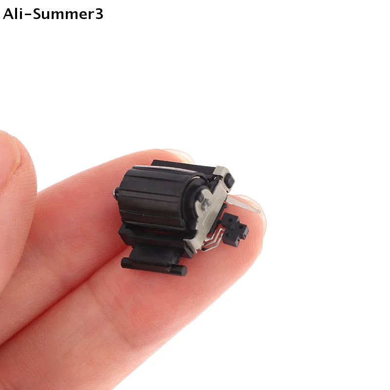 【S3】2025 1 шт. Энкодер с 12 позициями, роликовый, циферблатный, EVQVYA001, бесконечный потенциометр, аксессуары для кодирующего переключателя
【S3】2025 1 шт. Энкодер с 12 позициями, роликовый, циферблатный, EVQVYA001, бесконечный потенциометр, аксессуары для кодирующего переключателя