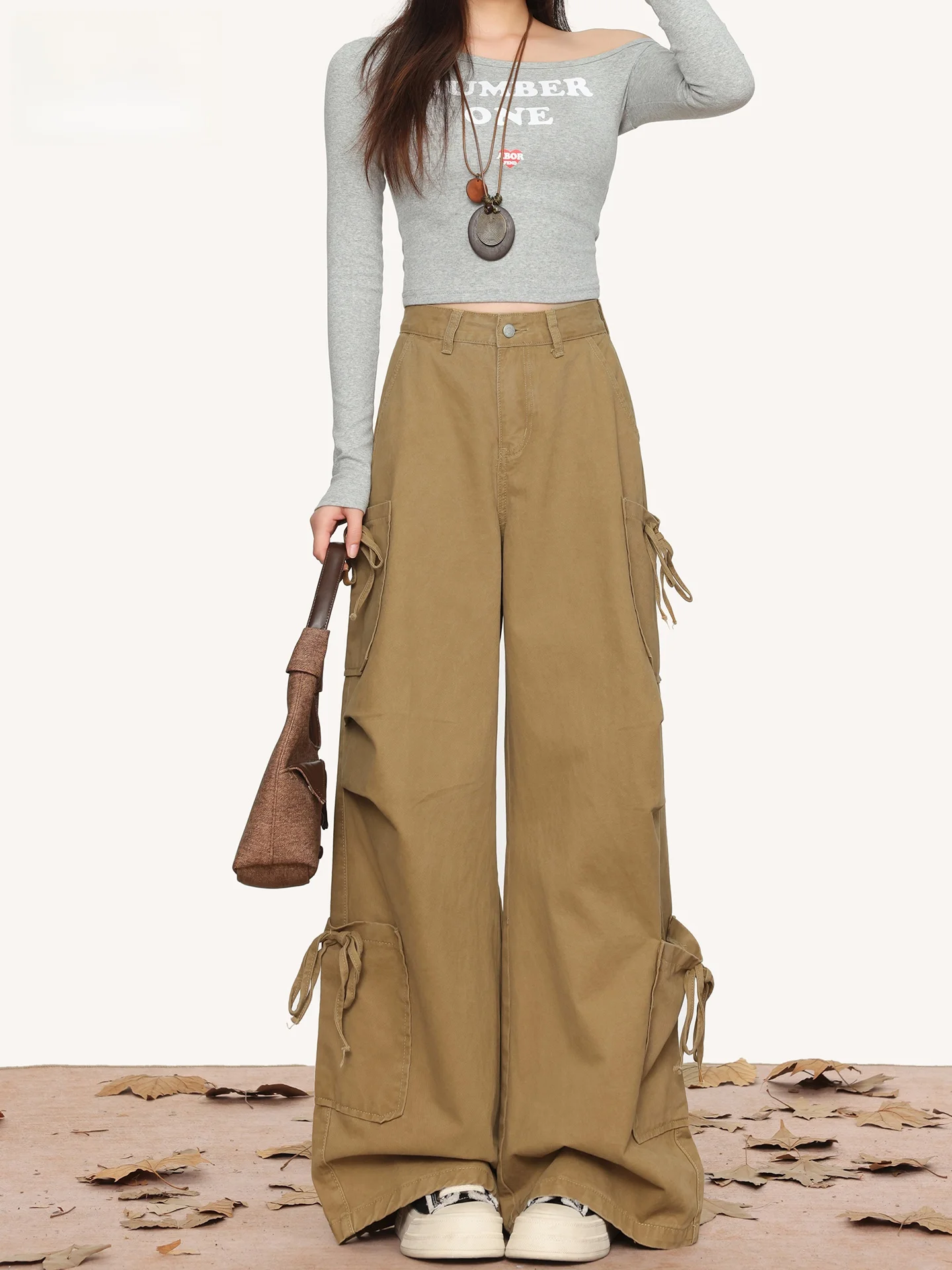 Khaki 3D Wrap Pleated Wide Leg Jeans Women Summer New Loose Drape Straight Workwear Pants High Waist American Style Casual Co...
Khaki 3D Wrap Pleated Wide Leg Jeans Women Summer New Loose Drape Straight Workwear Pants High Waist American Style Casual Co...