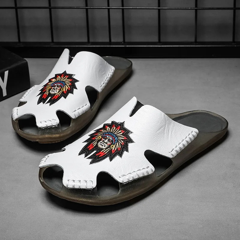 High Quality Leather Men's Slippers Ethnic Style Embroidery Flat Sandals Male Plus Size 48 New Summer Shoes Man pantuflas hombre
High Quality Leather Men's Slippers Ethnic Style Embroidery Flat Sandals Male Plus Size 48 New Summer Shoes Man pantuflas hombre