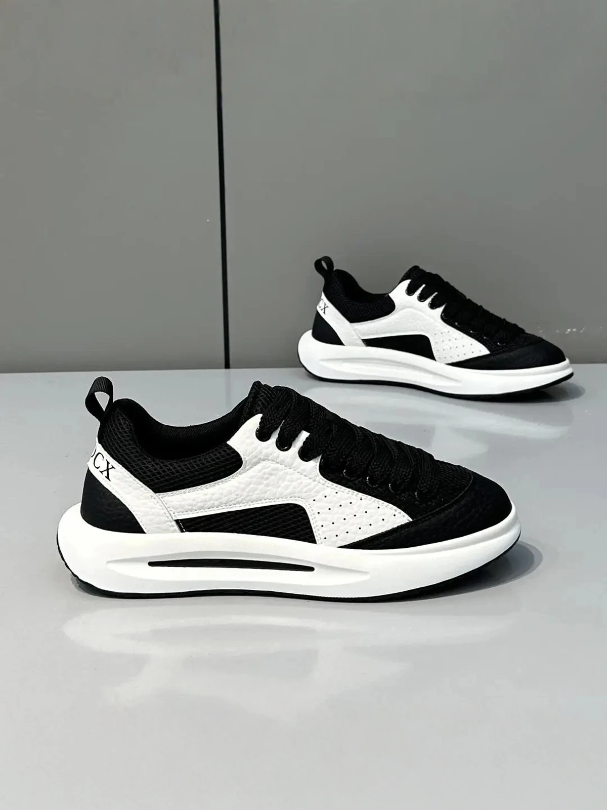 Men's Summer Breathable Mesh Sports Shoes Casual Running Shoes Lightweight Soft Bottom Trendy Shoes for Youth
Men's Summer Breathable Mesh Sports Shoes Casual Running Shoes Lightweight Soft Bottom Trendy Shoes for Youth