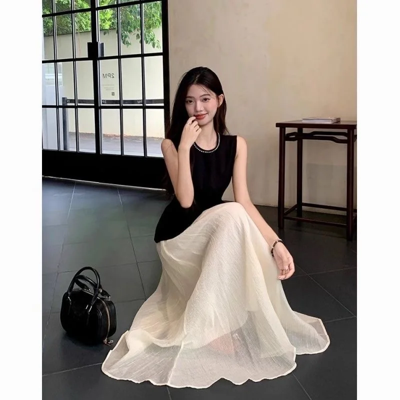 Retro Chinese Elegant Two-Piece Set Summer Sleeveless Black Vest Top High Waist Skirt Fashionable Polyester Fiber Ensemble
Retro Chinese Elegant Two-Piece Set Summer Sleeveless Black Vest Top High Waist Skirt Fashionable Polyester Fiber Ensemble