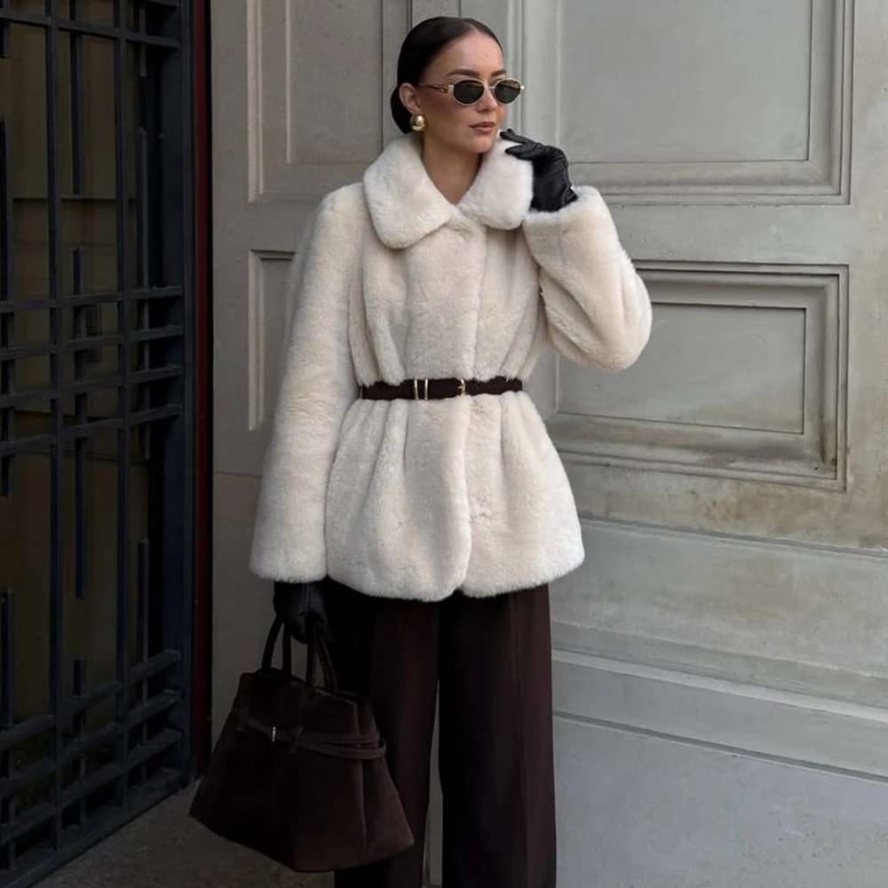 Tuularose Women Winter Fur Coat Fashion Belt Faux Fur Patchwork Loose Casual Fur Jacket New Unique Commuter Warm Female Outwear
Tuularose Women Winter Fur Coat Fashion Belt Faux Fur Patchwork Loose Casual Fur Jacket New Unique Commuter Warm Female Outwear