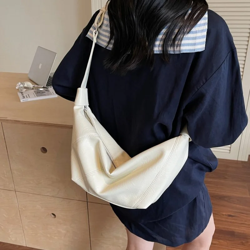 Высококачественная женская роскошная большая сумка в простом винтажном стиле и эстетичная парижская дизайнерская сумка, подходящая для женщин
Высококачественная женская роскошная большая сумка в простом винтажном стиле и эстетичная парижская дизайнерская сумка, подходящая для женщин 