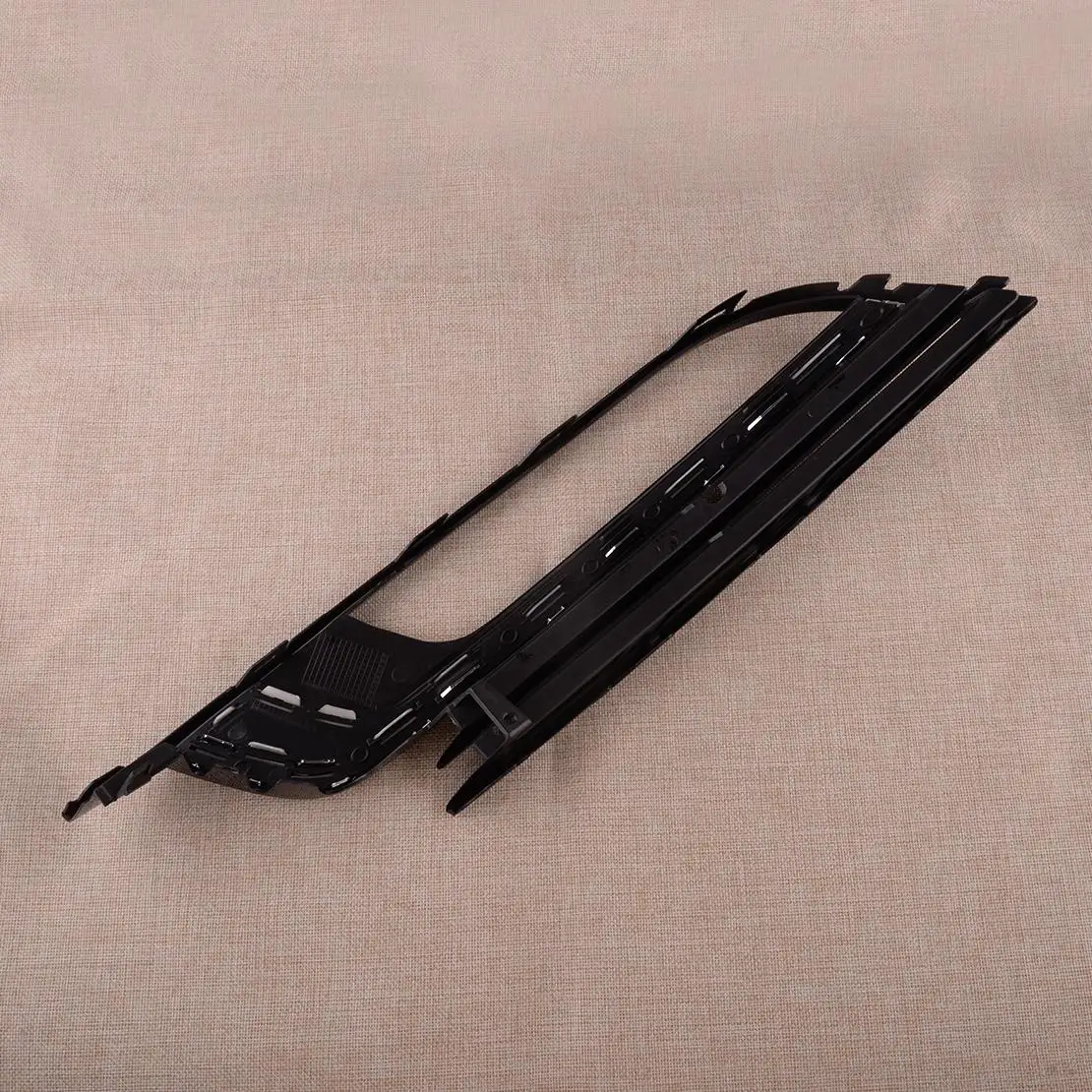 3C8854662 35D853666 Right Front Bumper Fog Light Cover Trim Grille Bezel Frame Fit for VW CC 2013 2014 2015 2016 2017 Plastic
3C8854662 35D853666 Right Front Bumper Fog Light Cover Trim Grille Bezel Frame Fit for VW CC 2013 2014 2015 2016 2017 Plastic