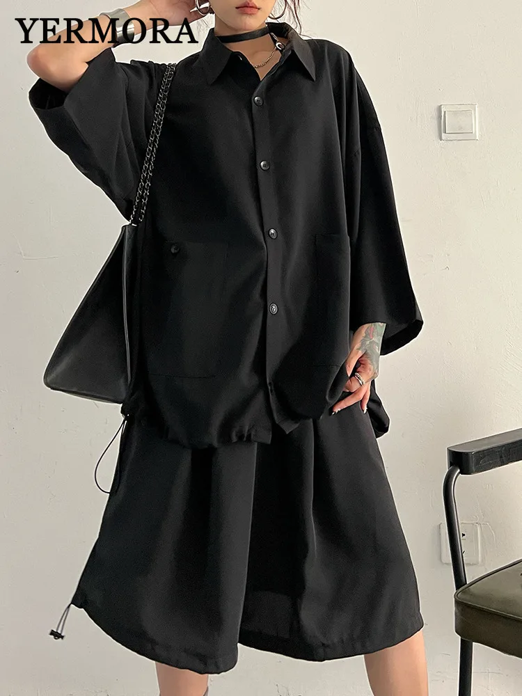YERMORA Women Two Pieces Set Black Drawstring Pocket Blouse Lapel Loose New Hig Waist Shorts Fashion Tide Spring Summer 2025
YERMORA Women Two Pieces Set Black Drawstring Pocket Blouse Lapel Loose New Hig Waist Shorts Fashion Tide Spring Summer 2025