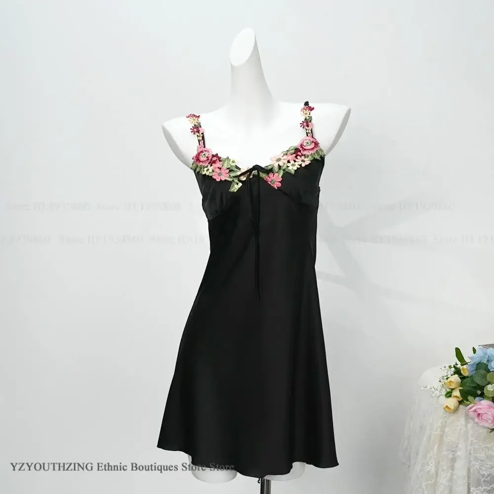 Applique Suspender Nightgown Female Chemise Sleepwear Home Dressing Gown Summer New Silk Satin Nightdress Lingerie Lounge Wear
Applique Suspender Nightgown Female Chemise Sleepwear Home Dressing Gown Summer New Silk Satin Nightdress Lingerie Lounge Wear