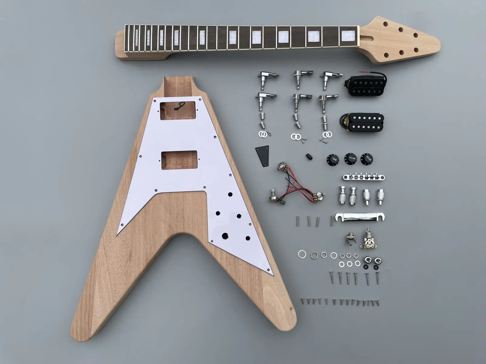 1 set FLYING unfinished electric Guitar Neck and body for S style guitar kit TZ-46
1 set FLYING unfinished electric Guitar Neck and body for S style guitar kit TZ-46