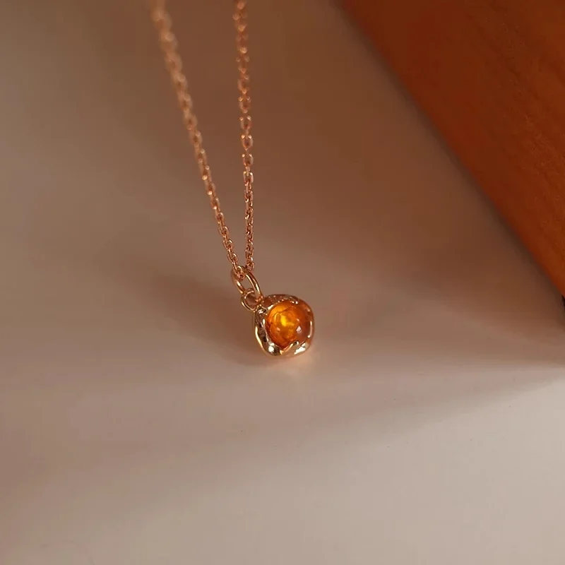Time Fragment Amber Necklace Women's Sterling Silver Niche Light Luxury Retro
Time Fragment Amber Necklace Women's Sterling Silver Niche Light Luxury Retro