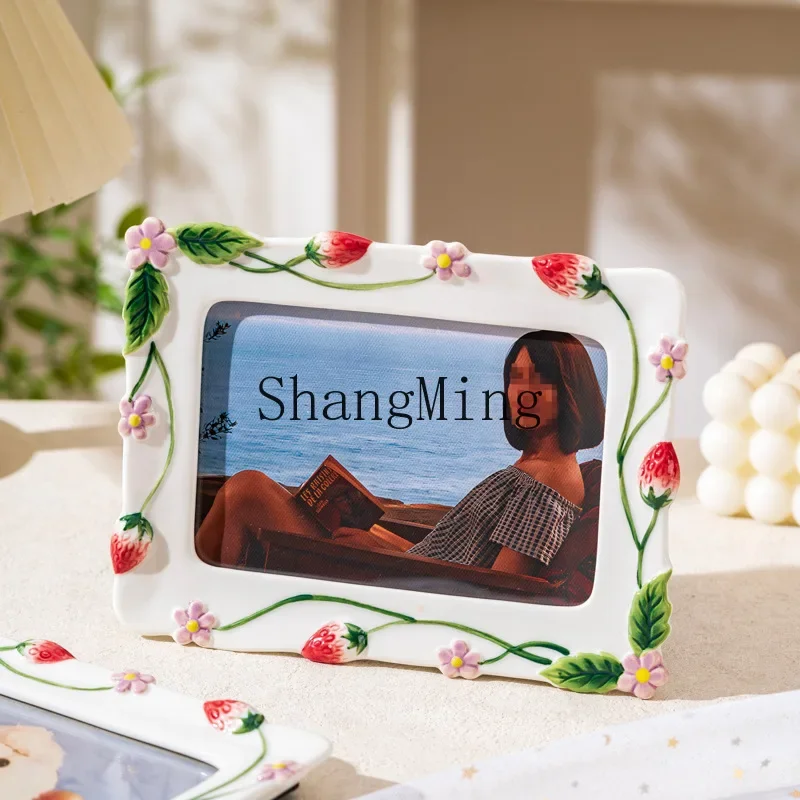CL ceramic with glass photo frame pet photo commemorative three-dimensional desktop ornament home decoration
CL ceramic with glass photo frame pet photo commemorative three-dimensional desktop ornament home decoration