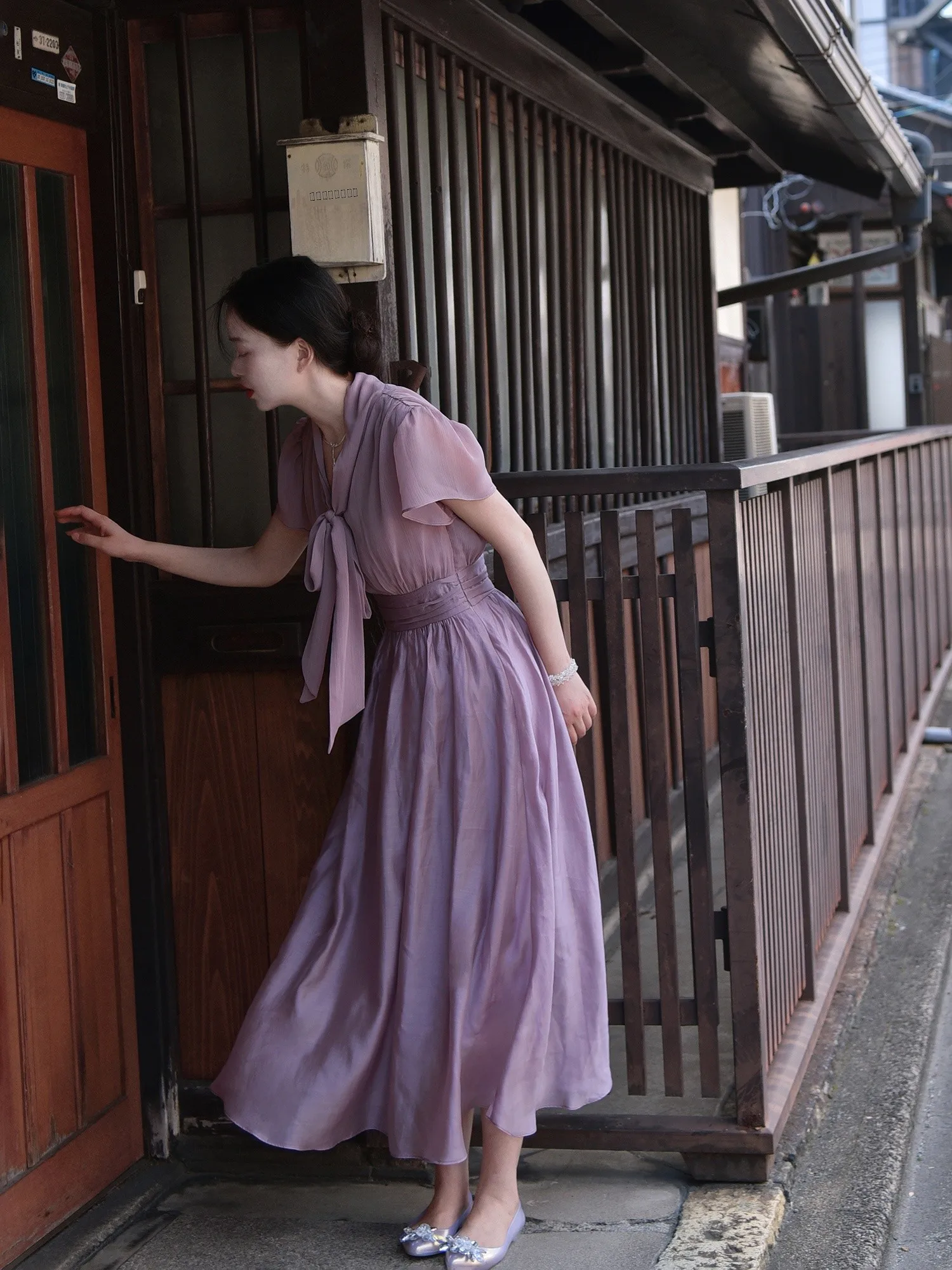 Романтичное ретро-платье с эффектом двухслойности из шелкового шифона для женщин, летнее, А-силуэт, юбка-платье
Романтичное ретро-платье с эффектом двухслойности из шелкового шифона для женщин, летнее, А-силуэт, юбка-платье